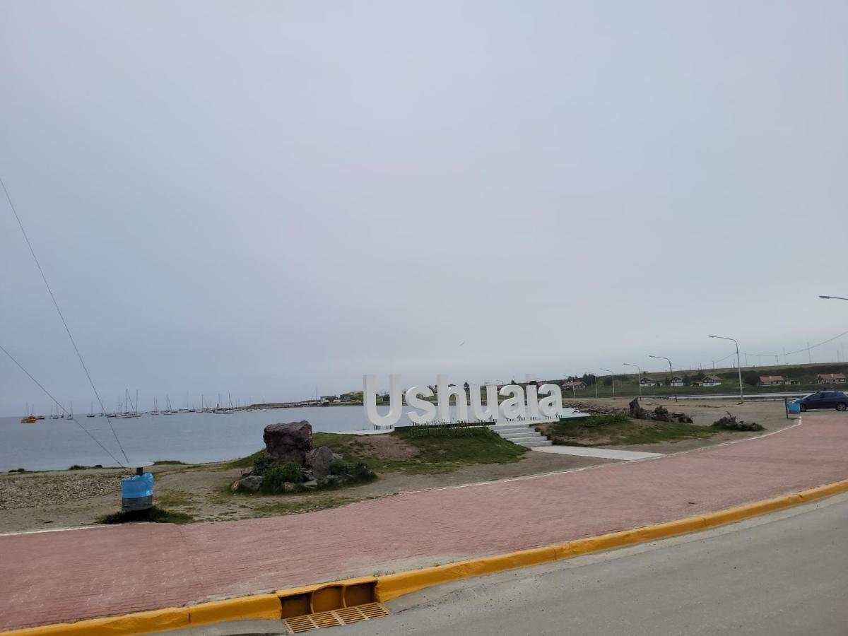 Alojamiento Raquel Y Hector Ushuaia Exterior photo